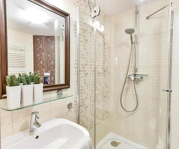 Prywatny 413 W Arka Medical Przy Plazy *