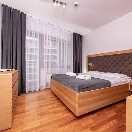 شقة Prywatny 413 W Arka Medical Przy Plazy كولوبرزيغ